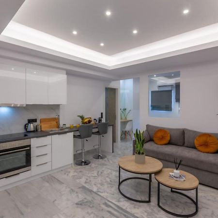 Mandevilia Suites Атина Екстериор снимка