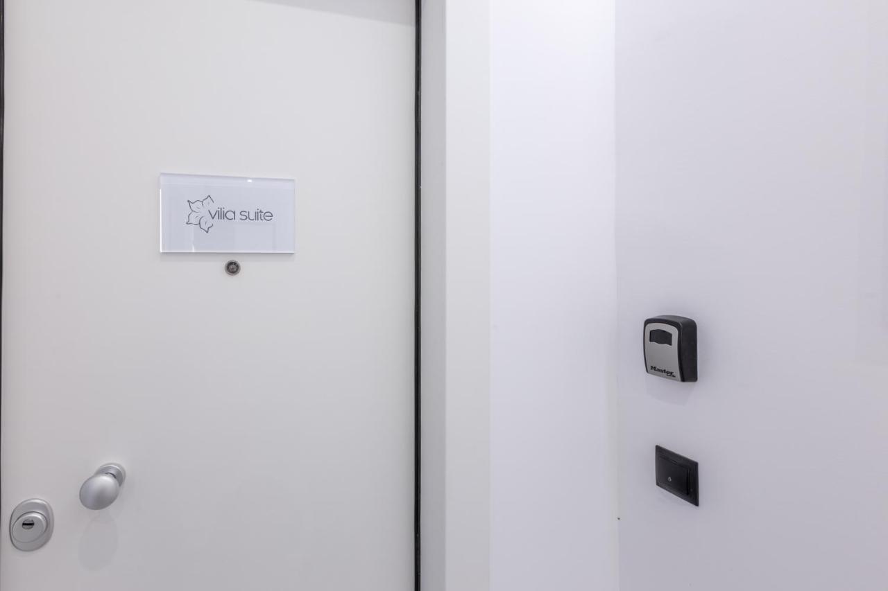 Mandevilia Suites Атина Екстериор снимка