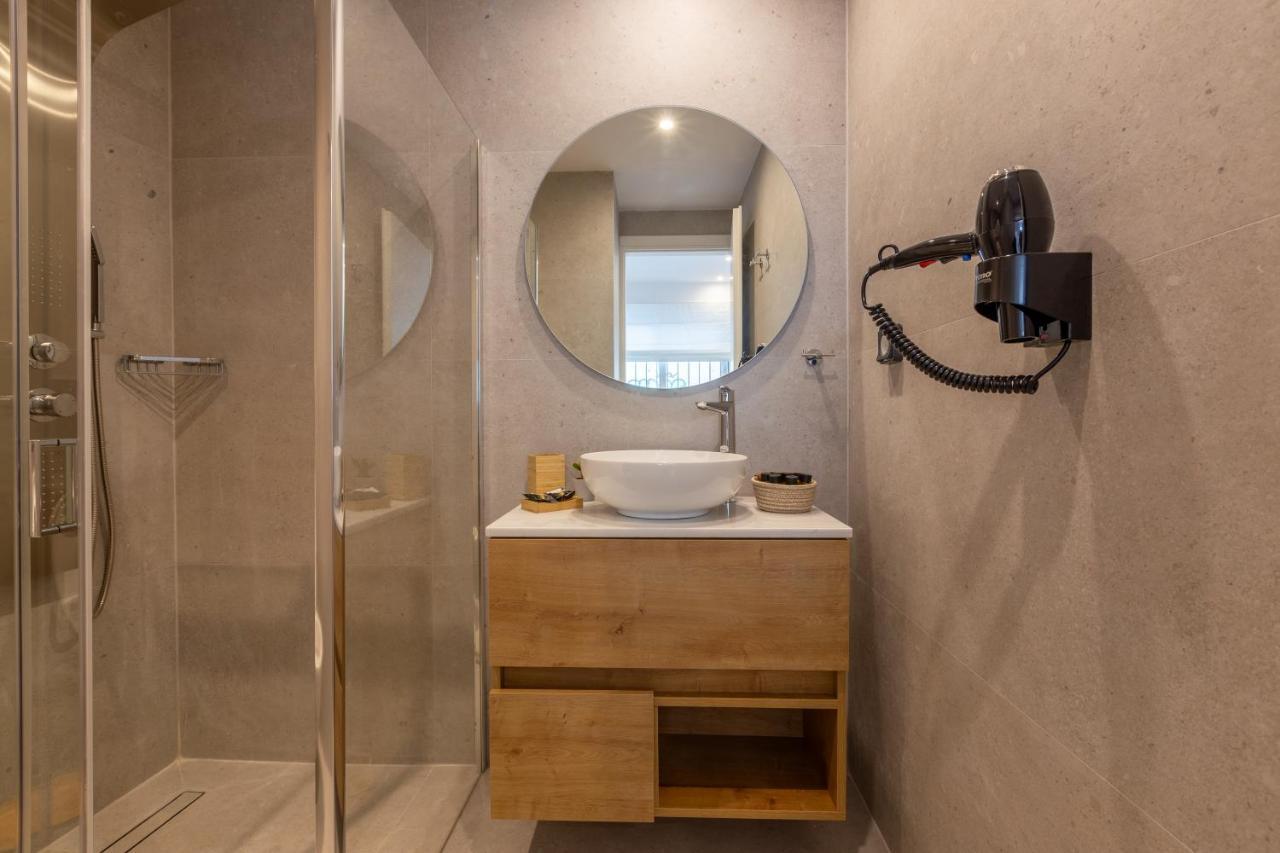 Mandevilia Suites Атина Екстериор снимка