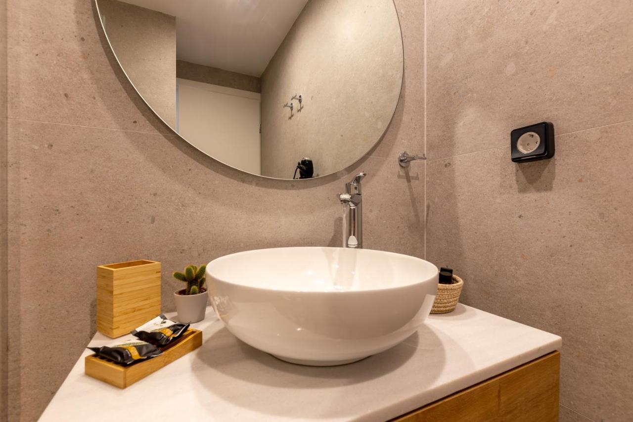 Mandevilia Suites Атина Екстериор снимка