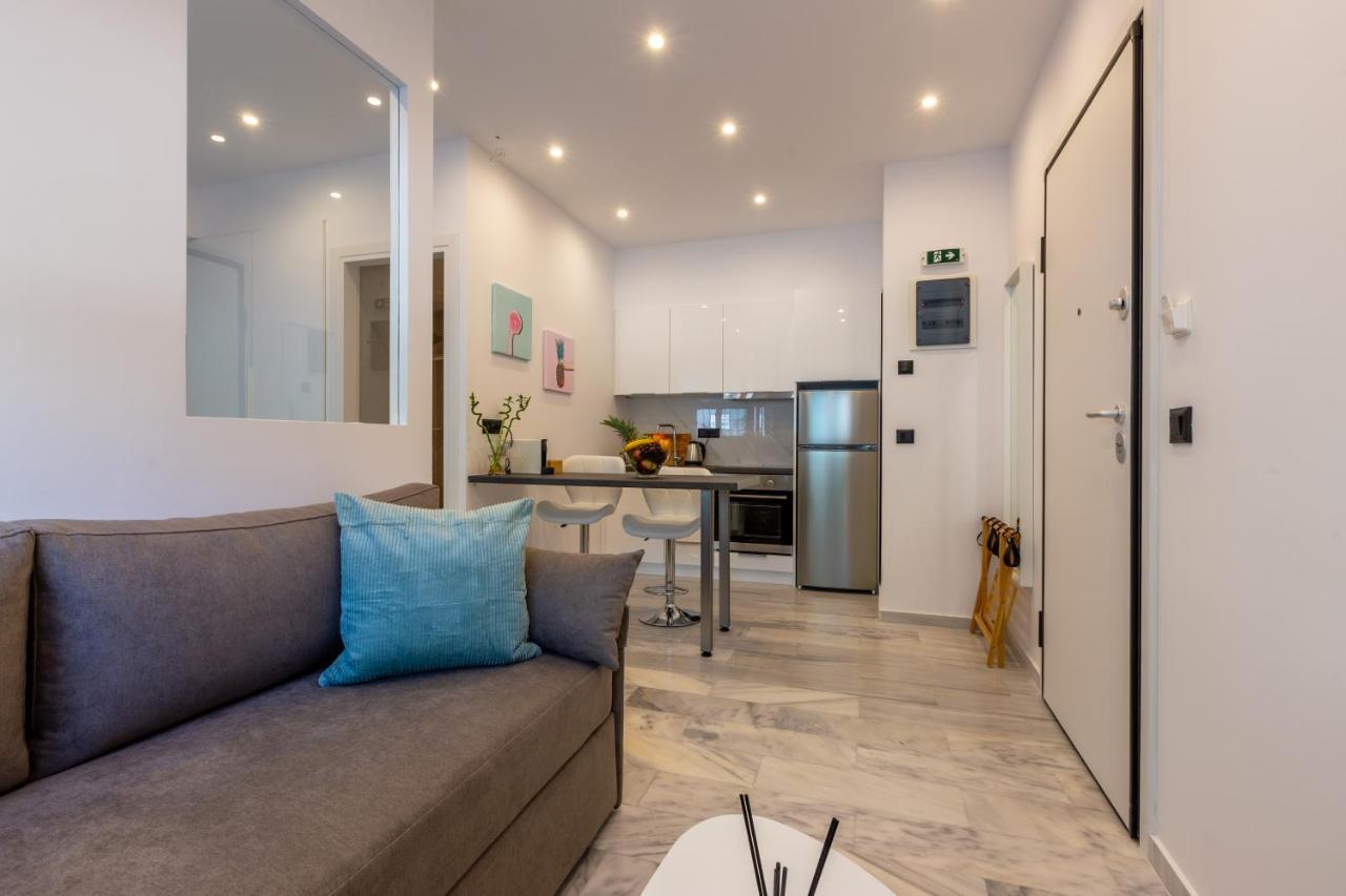 Mandevilia Suites Атина Екстериор снимка