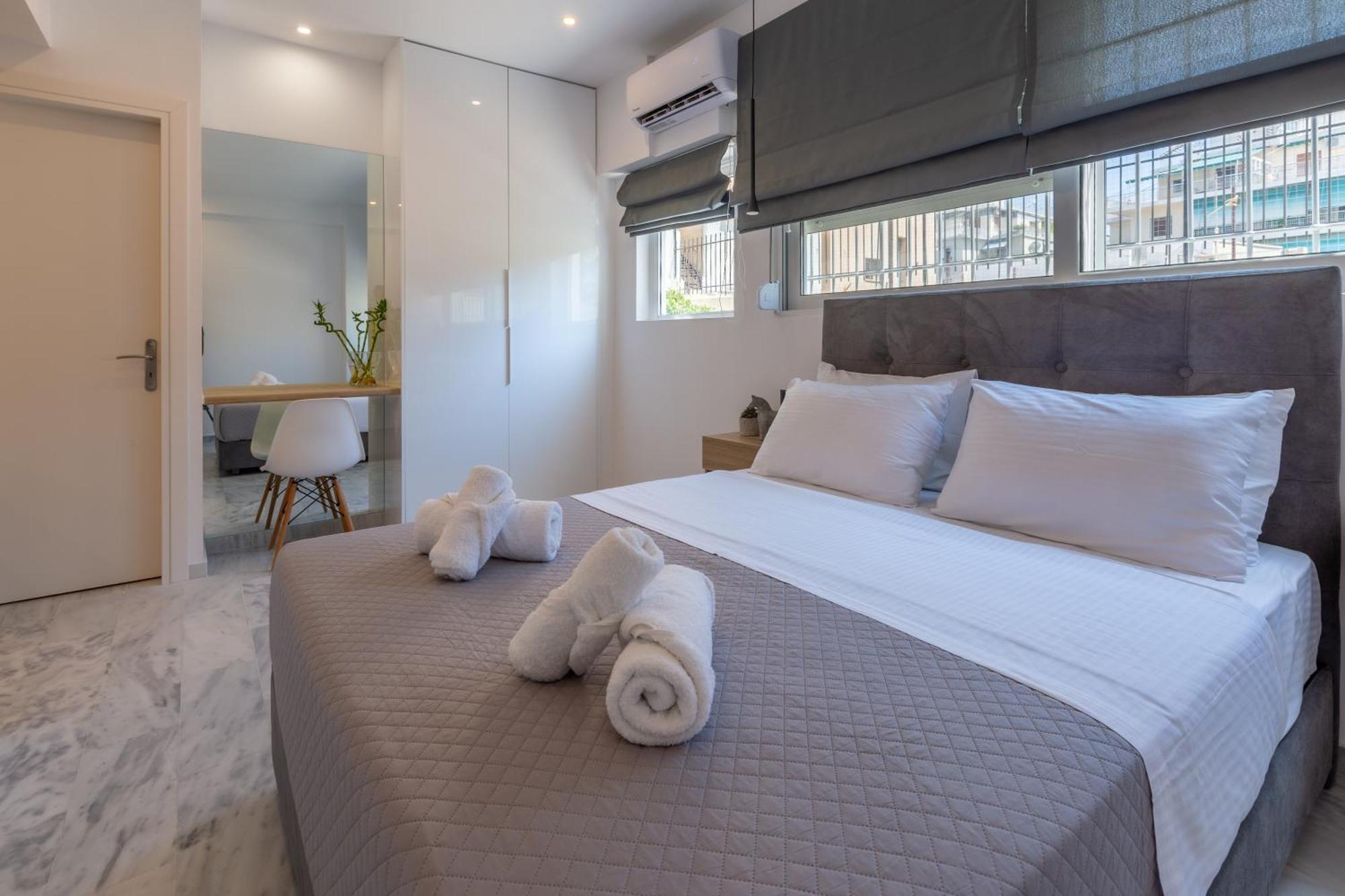 Mandevilia Suites Атина Екстериор снимка